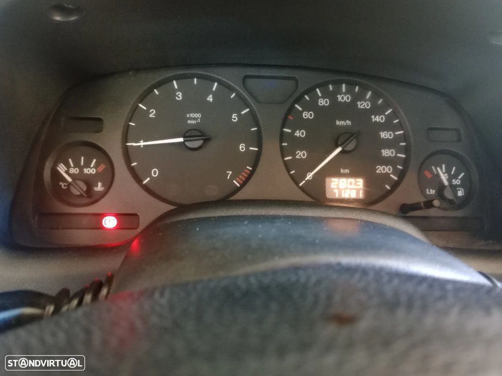 Opel Astra 1.4i 16V — fotografia 2