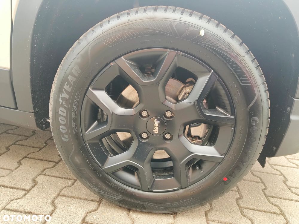 Jeep Avenger 1.2 T3 mHEV Altitude FWD eDCT6 - 23