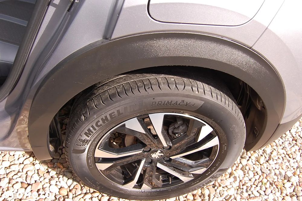 Peugeot 2008 PureTech 130 EAT8 Allure - 27
