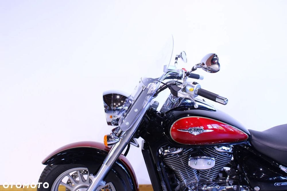 Suzuki Intruder - 11