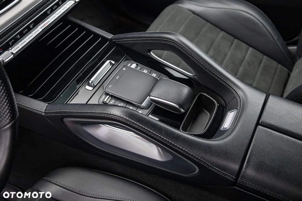 Mercedes-Benz GLE 300 d 4Matic 9G-TRONIC AMG Line - 13