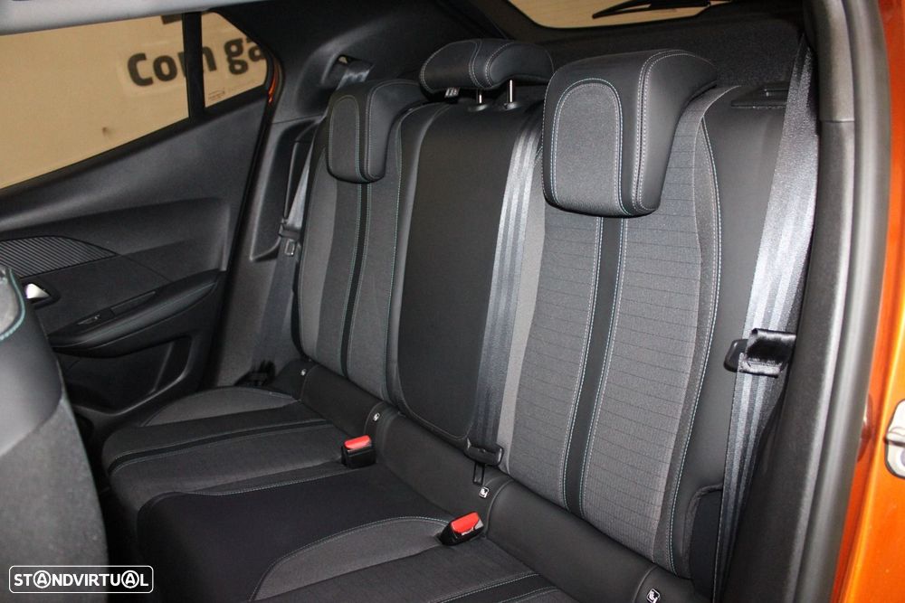 Peugeot e-2008 50 kWh Allure Pack - 32
