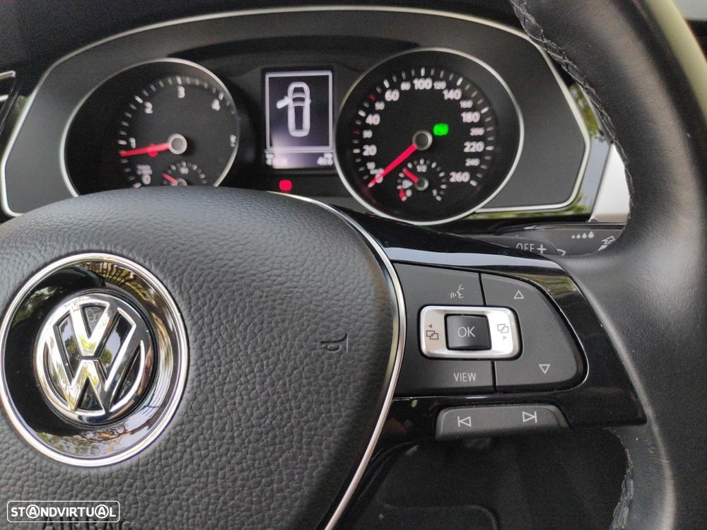 VW Passat Variant 1.6 TDI Confortline DSG - 20