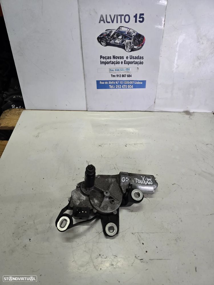 Motor limpa vidro trás VW Toutan 2006 ref: 0390201598 / 1TO 955 711 - 1