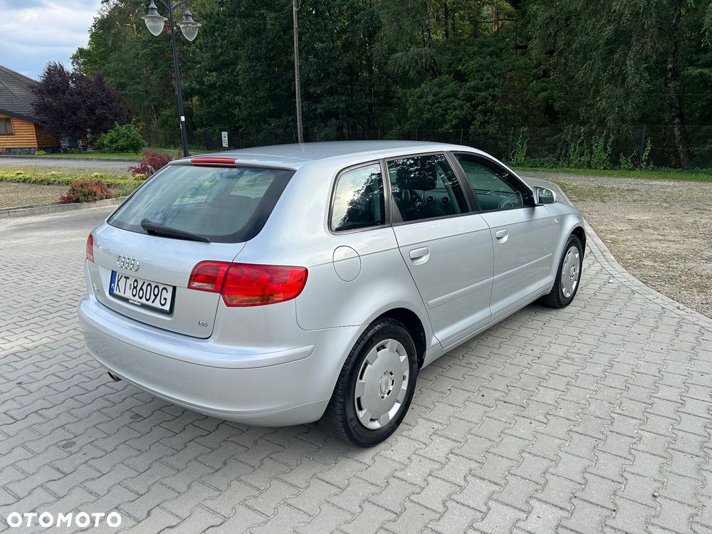 Audi A3 Sportback - 3