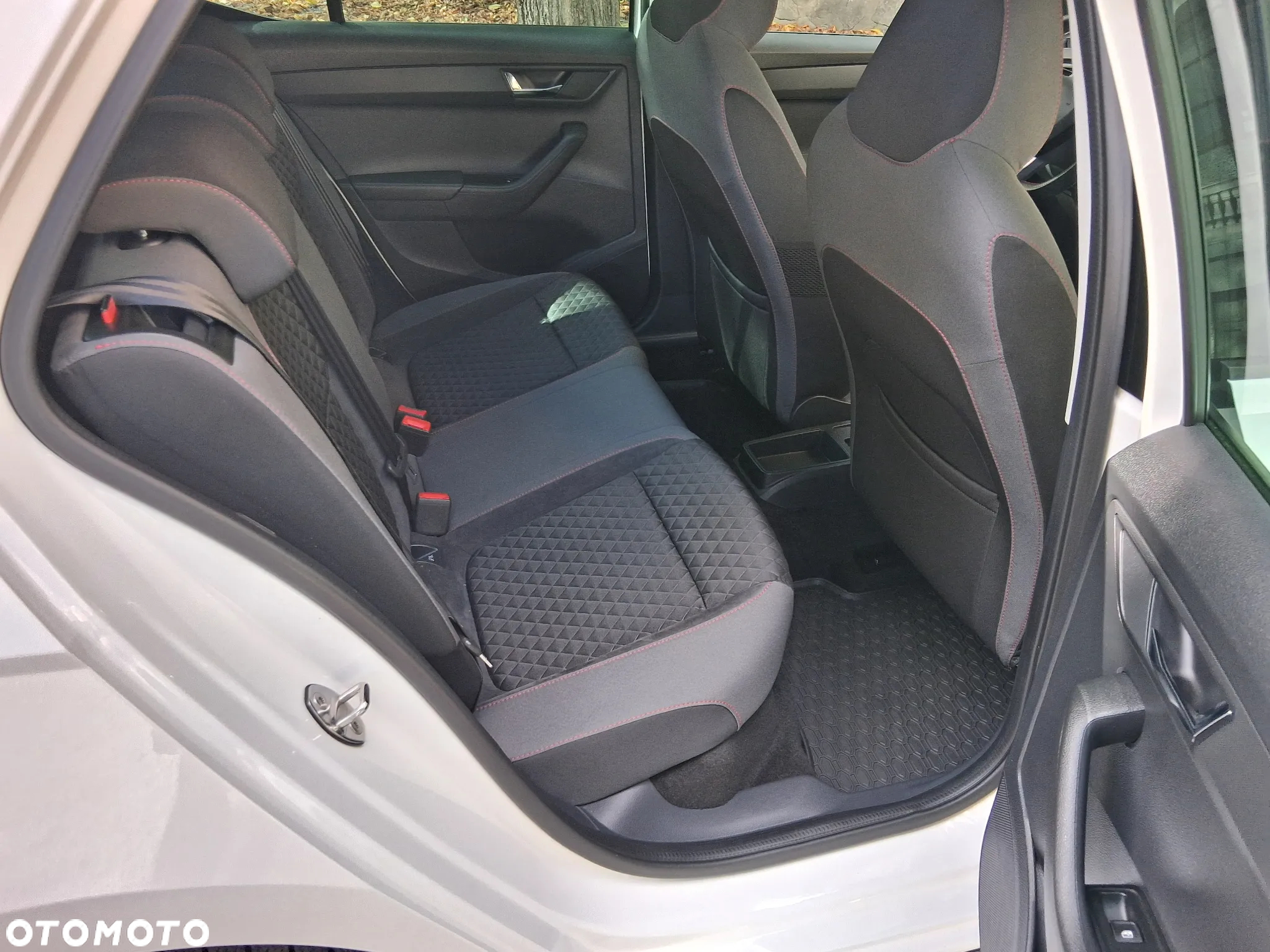 Skoda Fabia 1.4 TSI DSG R5 - 24