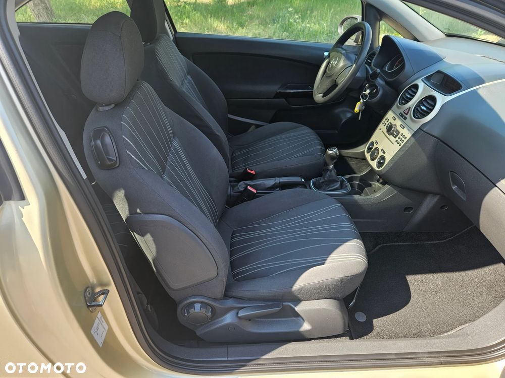 Opel Corsa 1.2 16V Limited Edition - 10