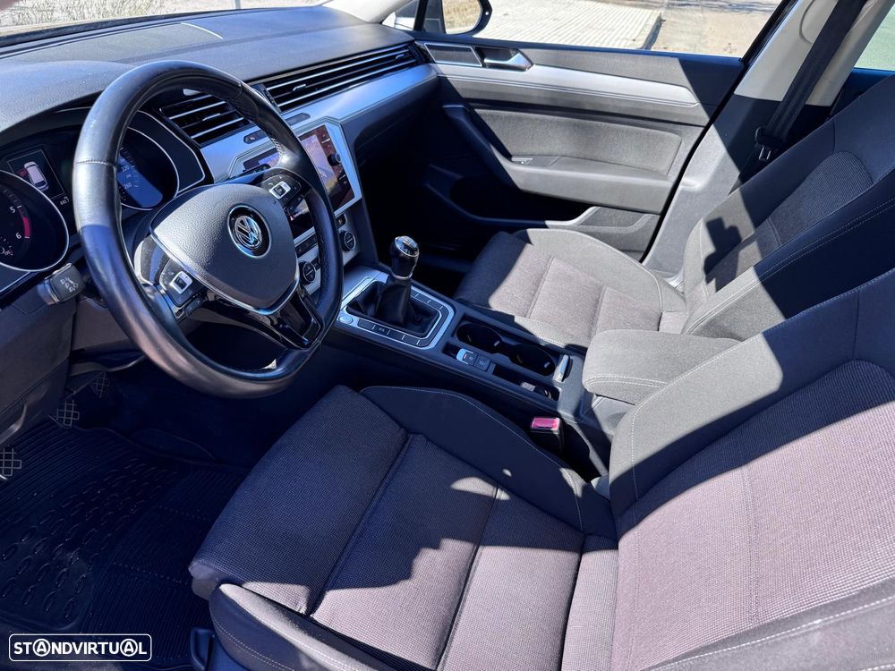 VW Passat - 8