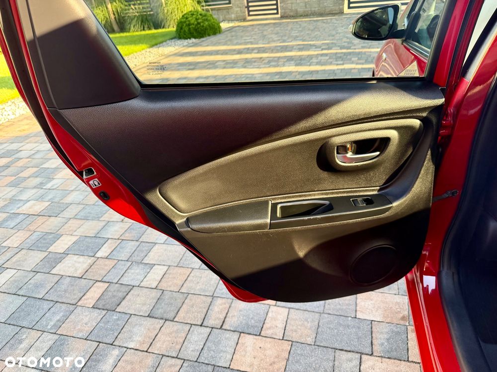 Toyota Yaris Hybrid 100 Sol - 9