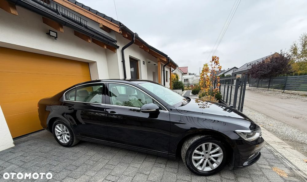 Volkswagen Passat - 4