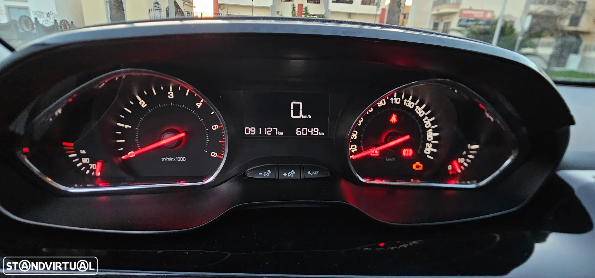 Peugeot 208 1.4 HDi SE Style - 9