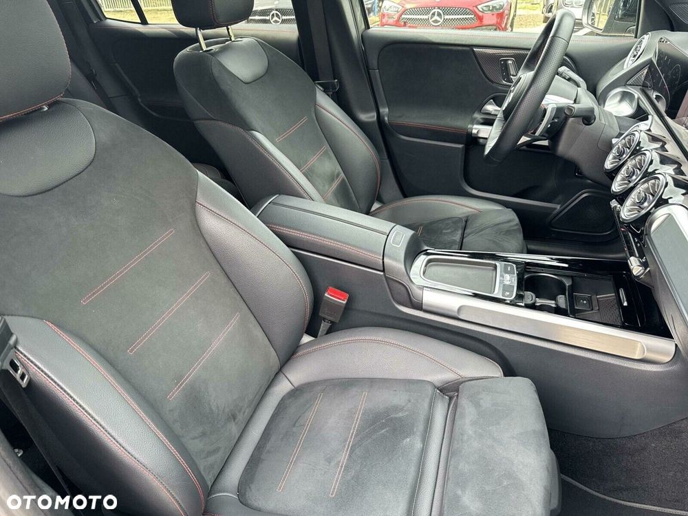 Mercedes-Benz GLB 200 AMG Line 7G-DCT - 14