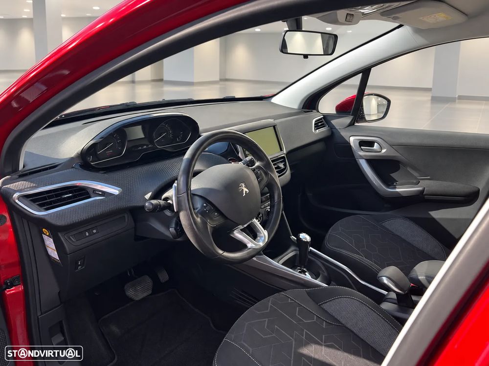 Peugeot 2008 - 8