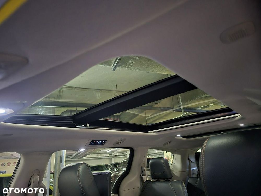 Chrysler Pacifica - 27