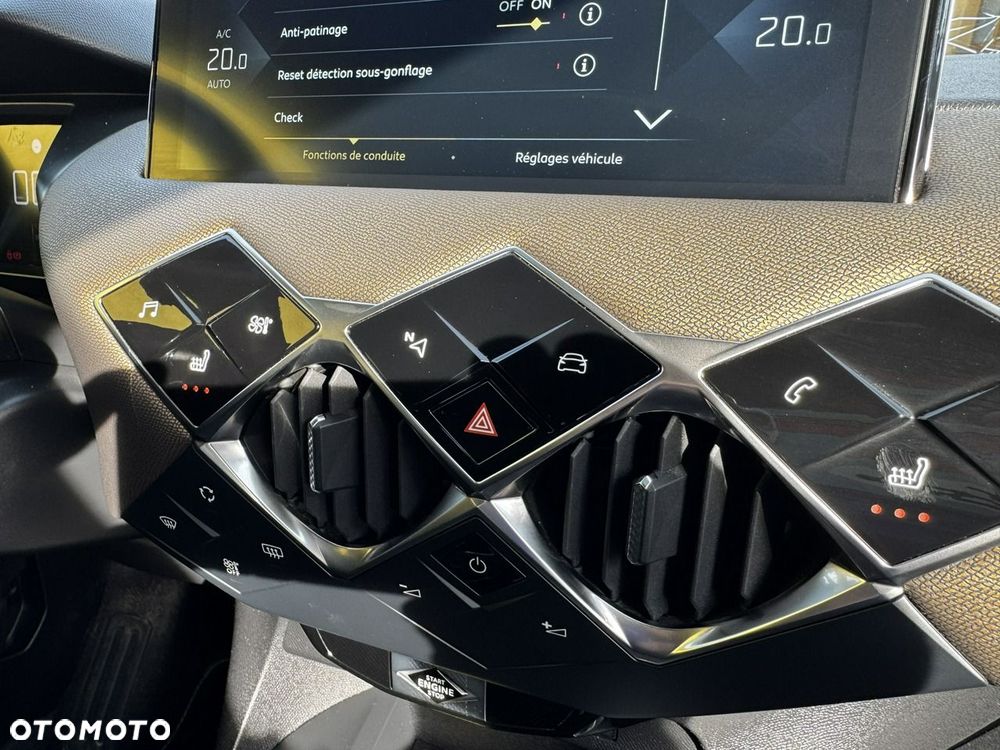 DS Automobiles DS 3 Crossback 1.2 PureTech So Chic - 14