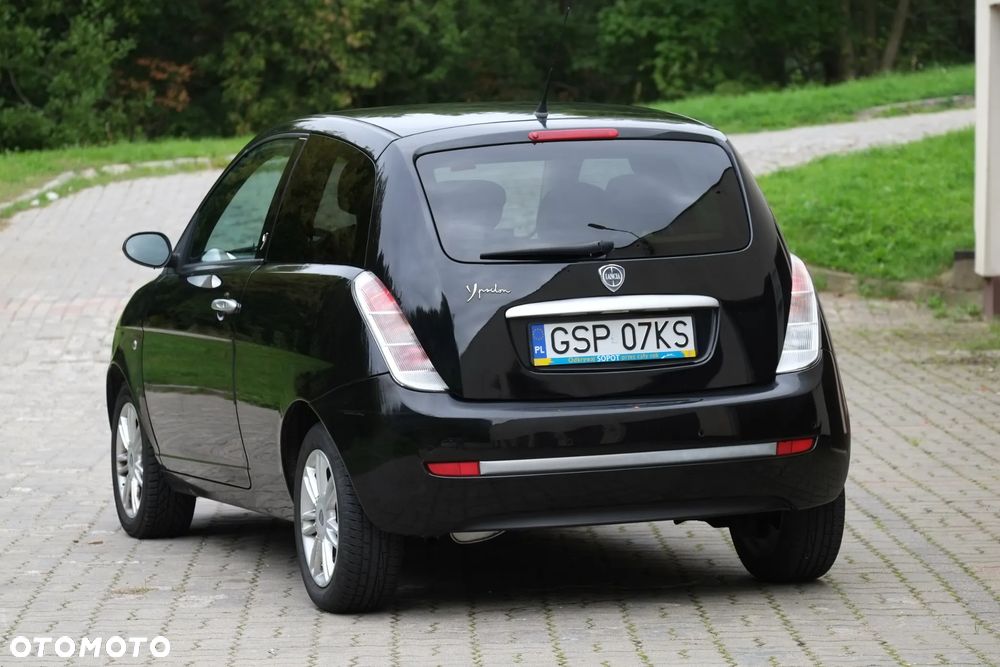 Lancia Ypsilon 1.4 8V Oro (4 os.) - 23