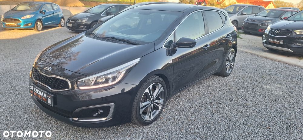 Kia Ceed 1.6 GDI Dream Team Edition - 3