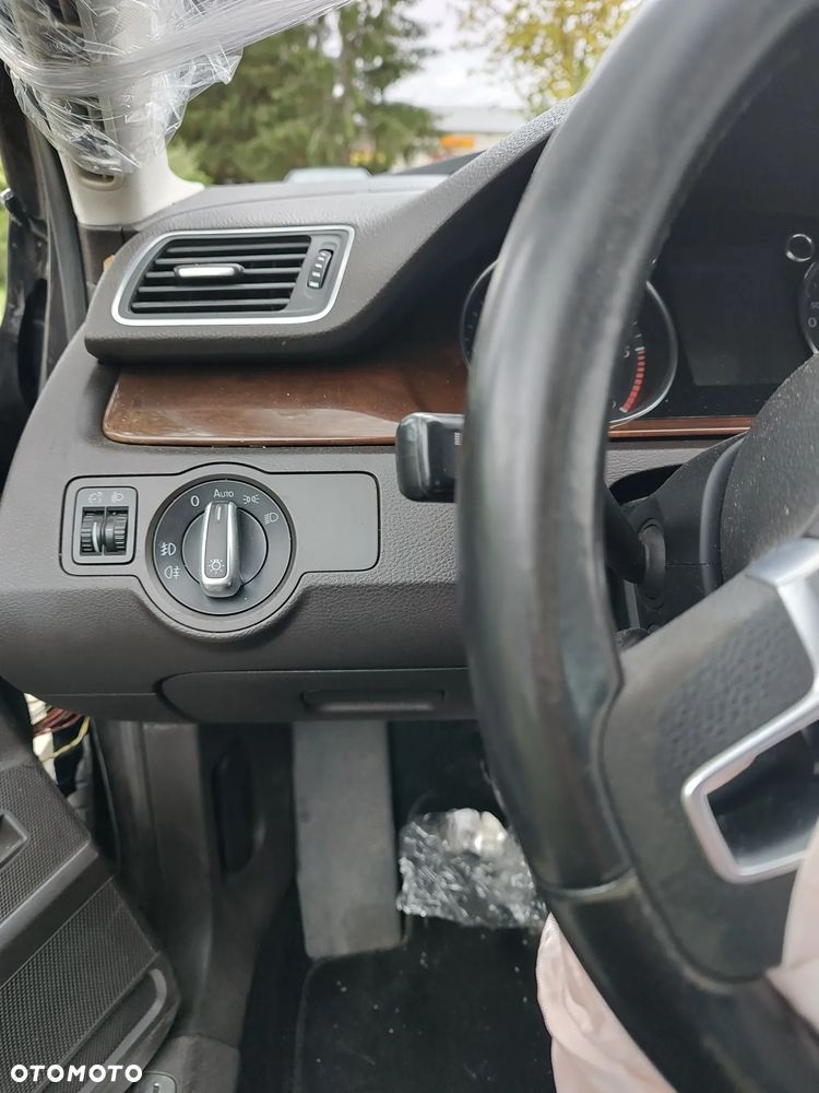 Volkswagen Passat - 20