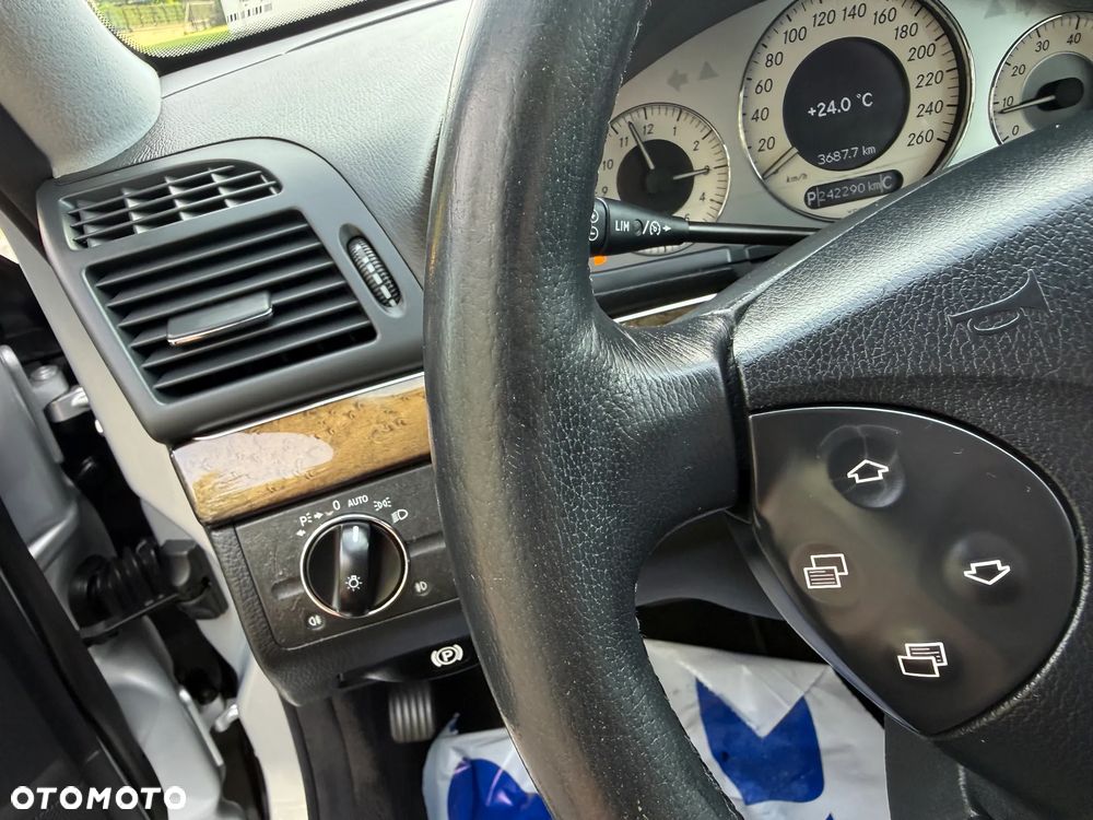 Mercedes-Benz Klasa E 200 Kompressor Automatik Avantgarde - 26