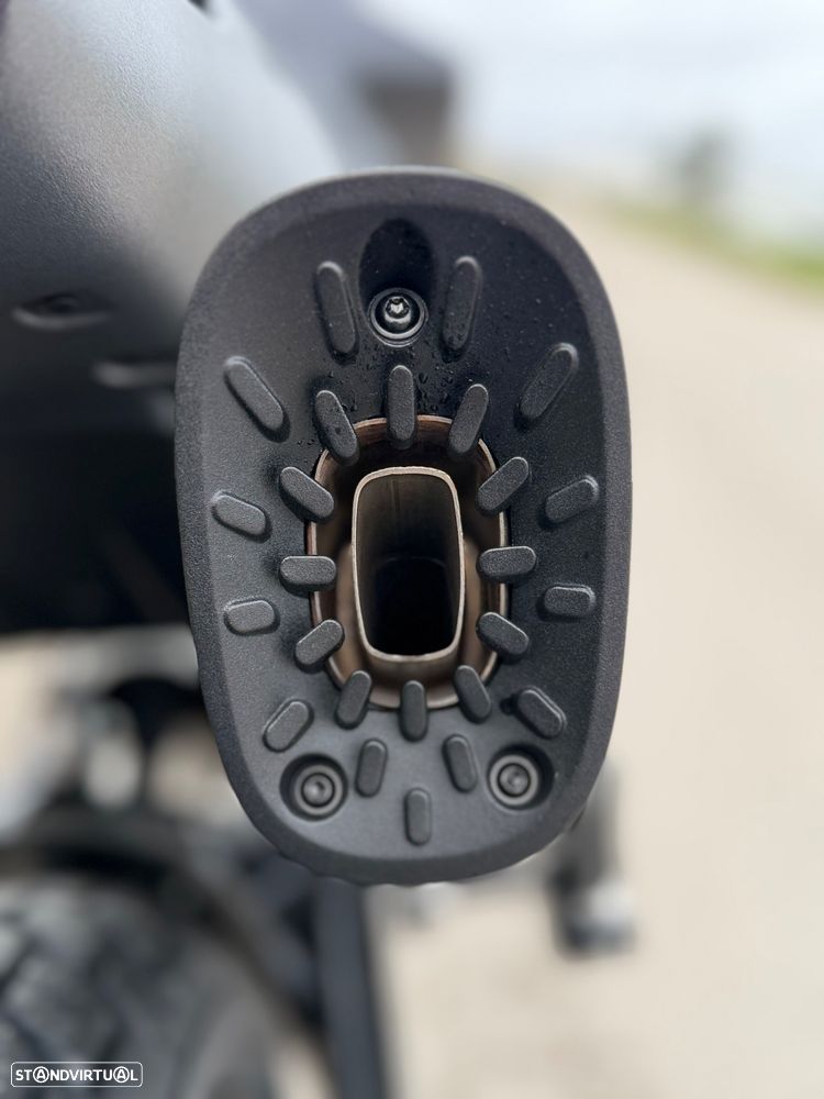 Husqvarna Svartpilen 801 - 8