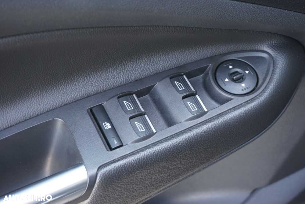 Ford Kuga - 8