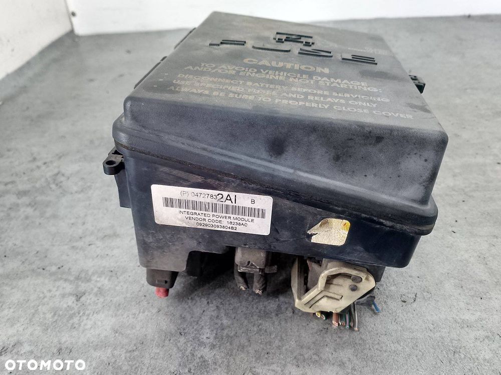 SKRZYNKA BEZPIECZNIKÓW CHRYSLER PACIFICA 04727832AI 3.5 V6 - 3