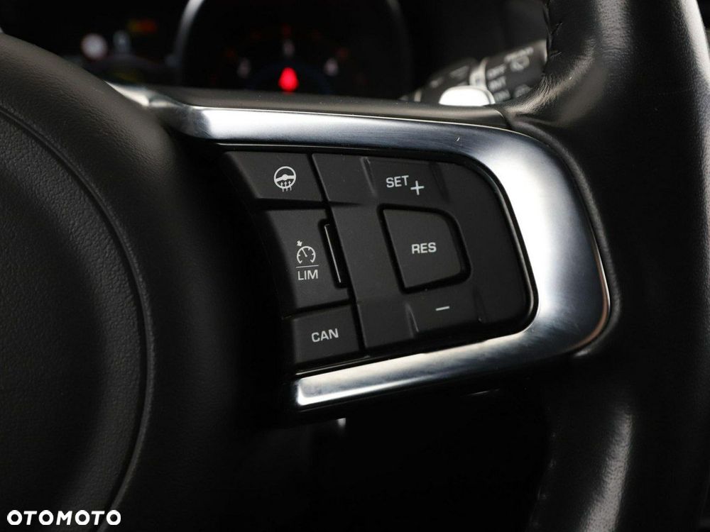 Jaguar XF 20d AWD R-Sport - 32