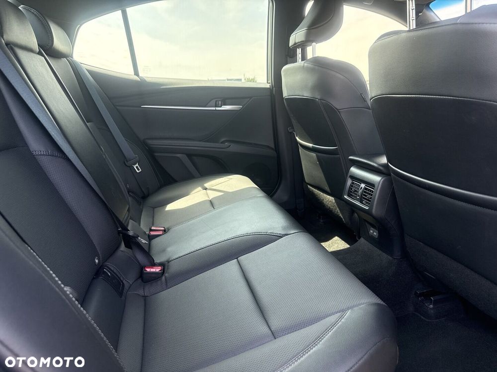 Toyota Camry - 11