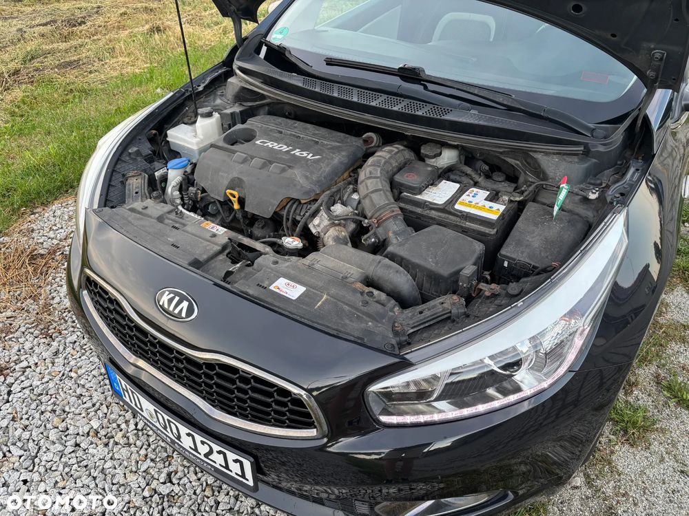 Kia Ceed 1.6 CRDi 128 ISG Dream Team Edition - 31