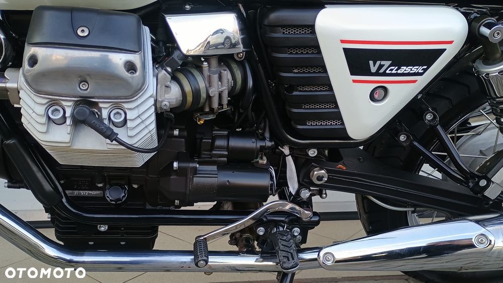 Moto Guzzi V7 - 7