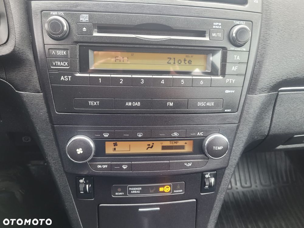 Toyota Avensis 1.8 Comfort - 13