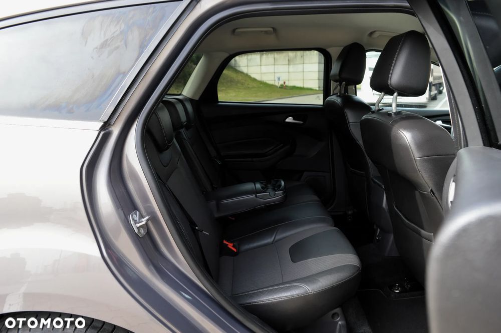 Ford Focus 2.0 TDCi DPF Titanium - 12