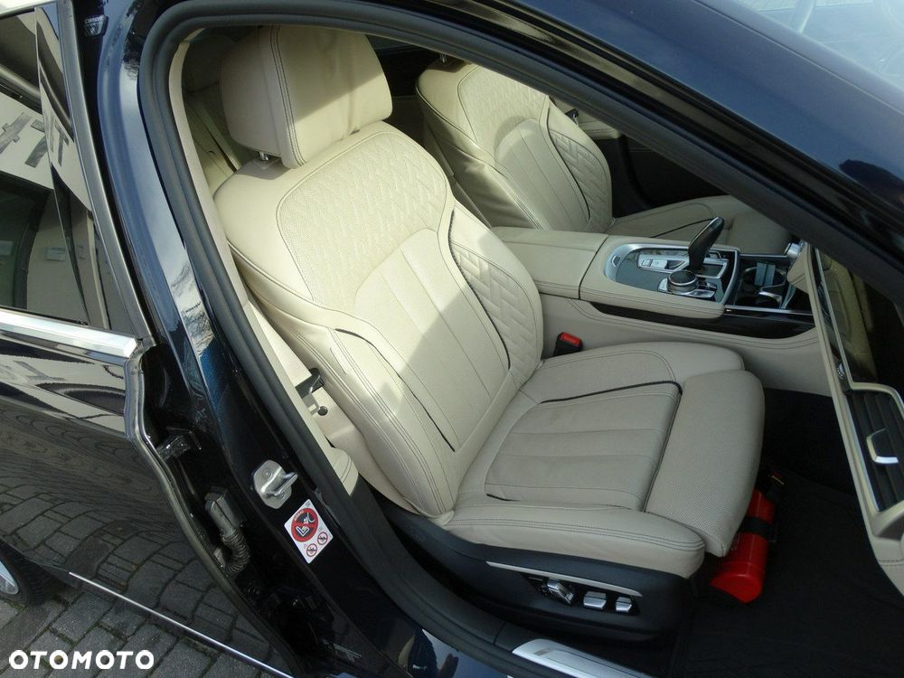 BMW Seria 7 740d xDrive - 15