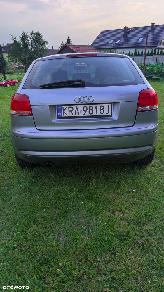 Audi A3 3-drzwiowe 1.6 Ambition - 4
