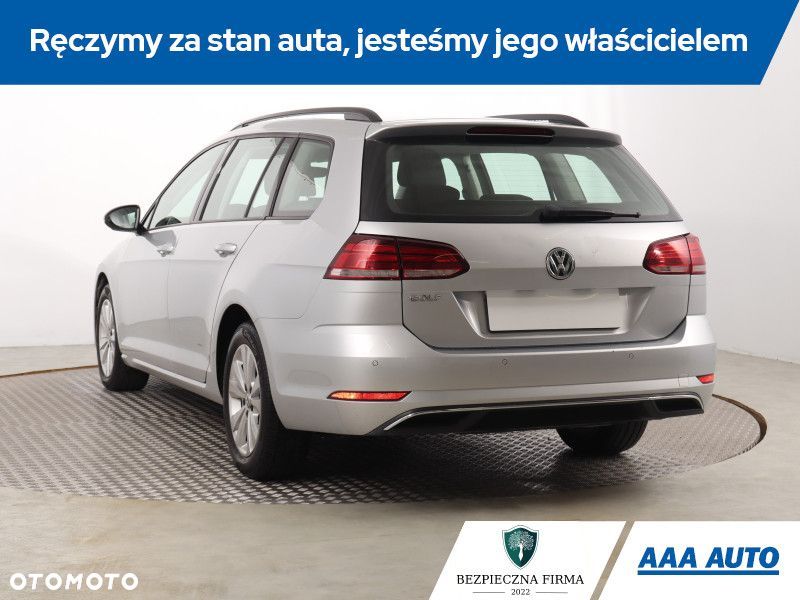 Volkswagen Golf - 5