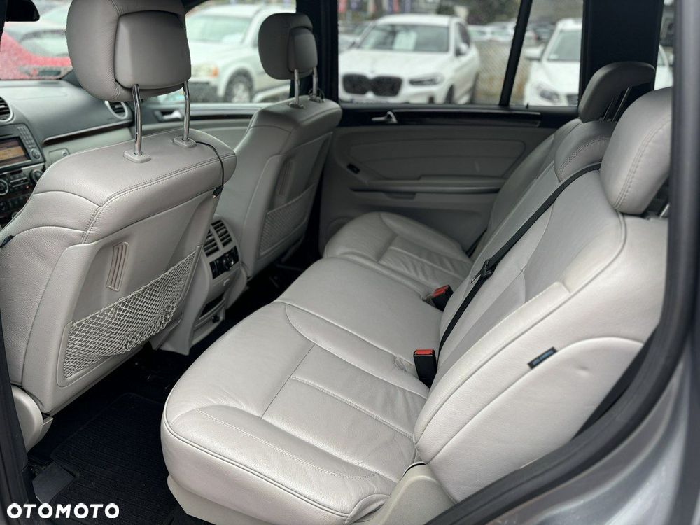 Mercedes-Benz GL - 28