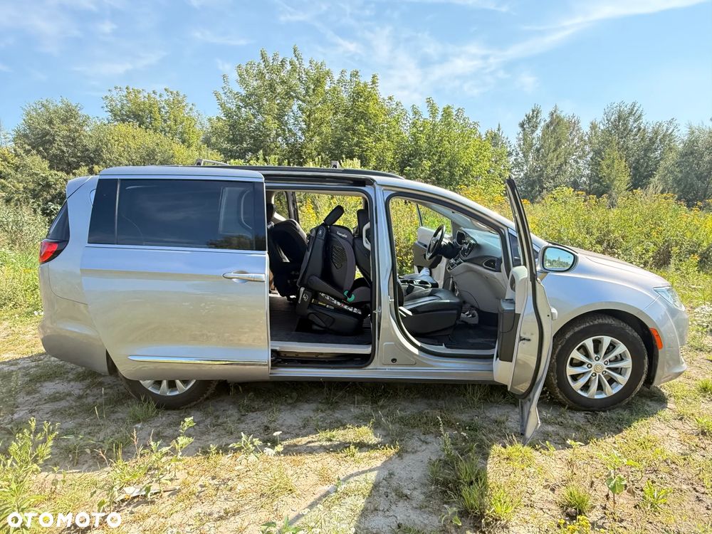 Chrysler Pacifica - 9