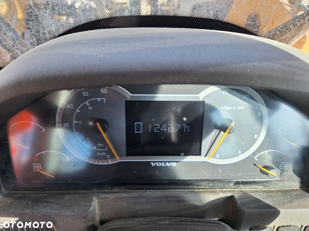 Volvo L 120 H 4X4 - 16