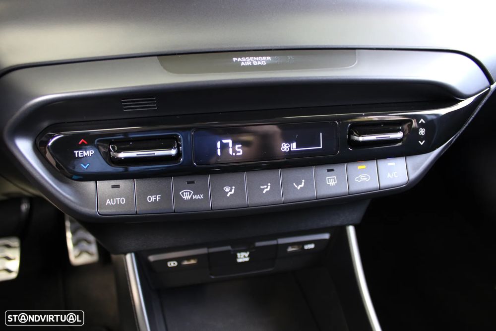Hyundai Bayon 1.0 T-GDI Premium - 24