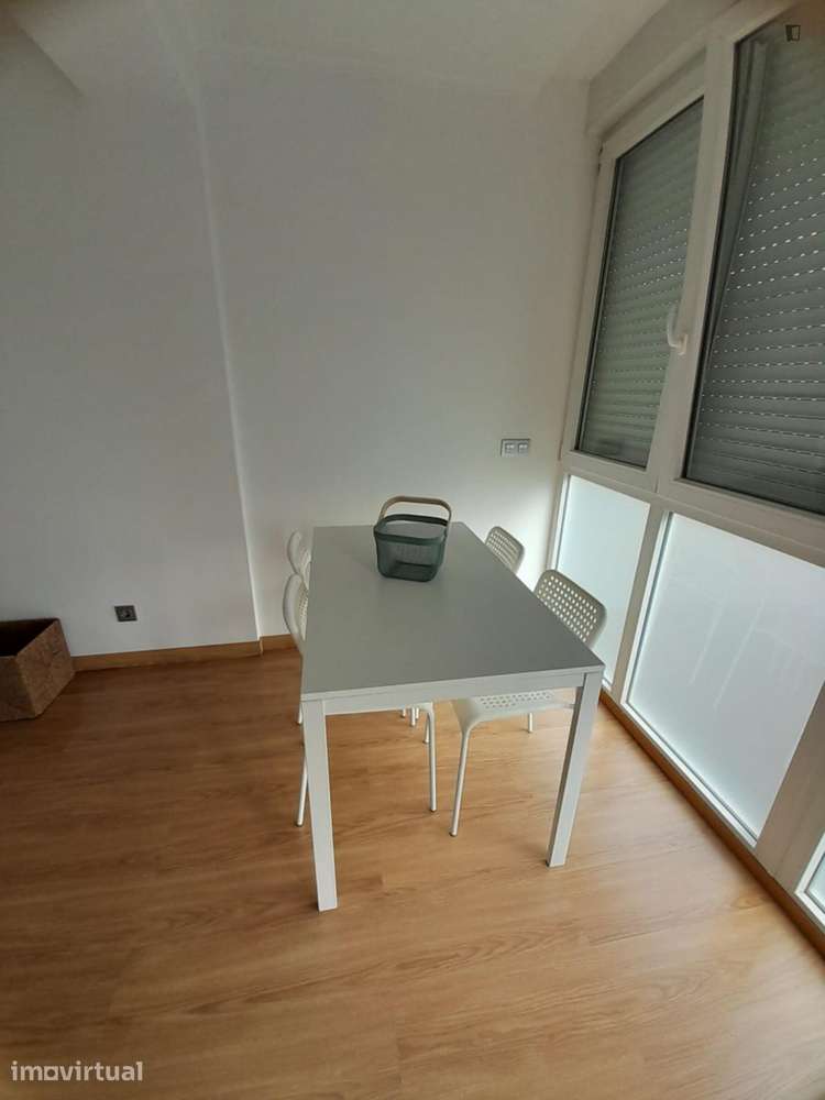 Quarto - localizado em Carcavelos Lisbon - Grande imagem: 4/21