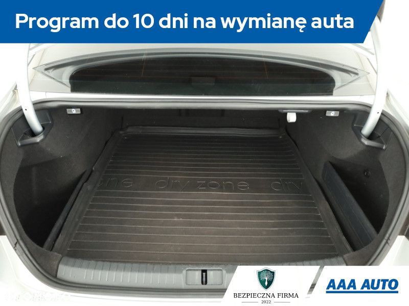 Volkswagen Passat - 19