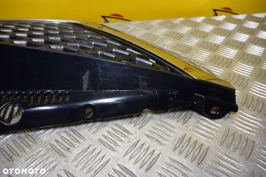 TOYOTA SIENNA 2011 - 2017 Atrapa Przód Grill Chrom USA - 7