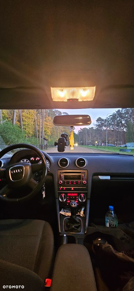 Audi A3 Sportback 1.6 TDI DPF Ambiente - 5