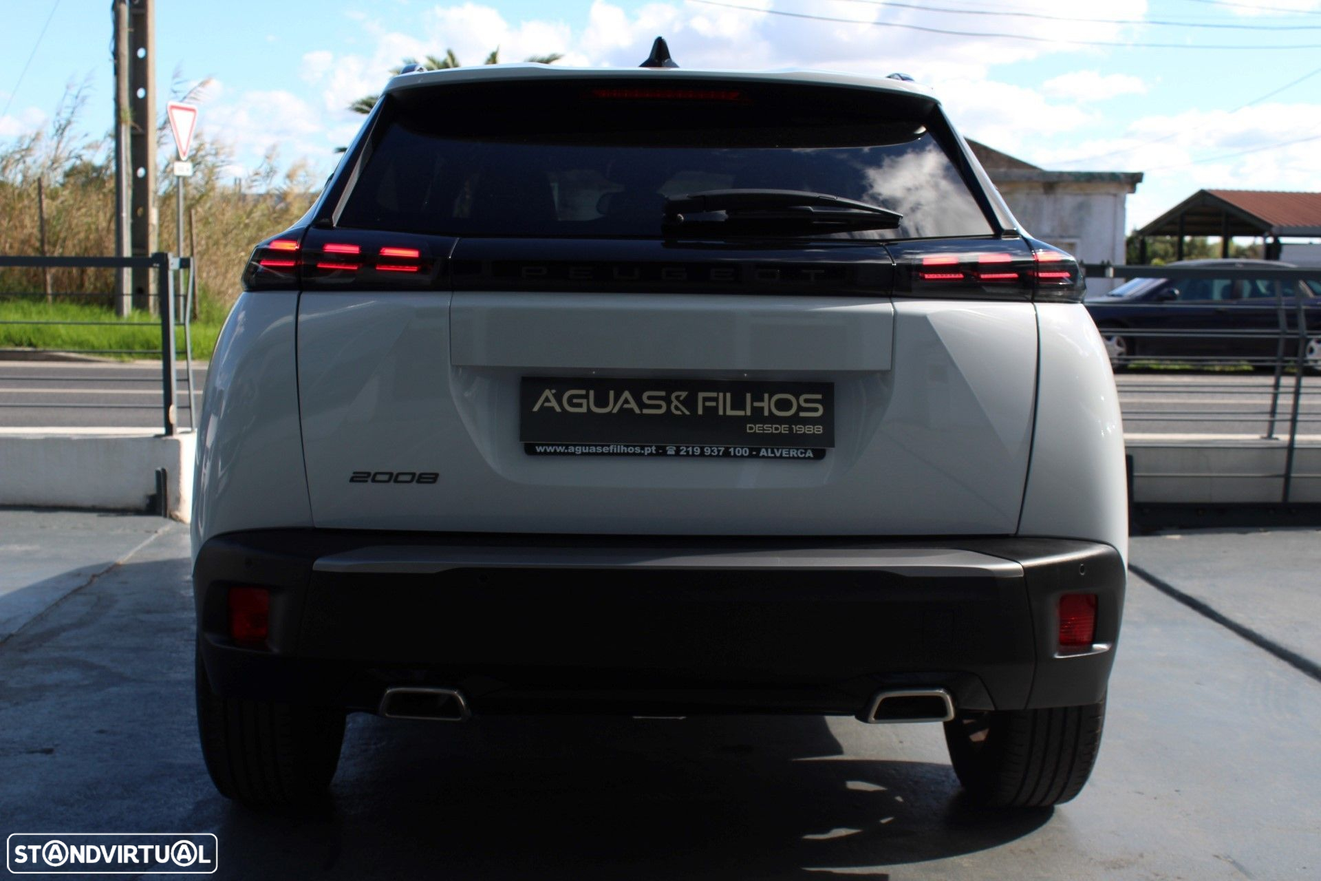 Peugeot 2008 1.2 PureTech Allure Pack EAT8 - 7