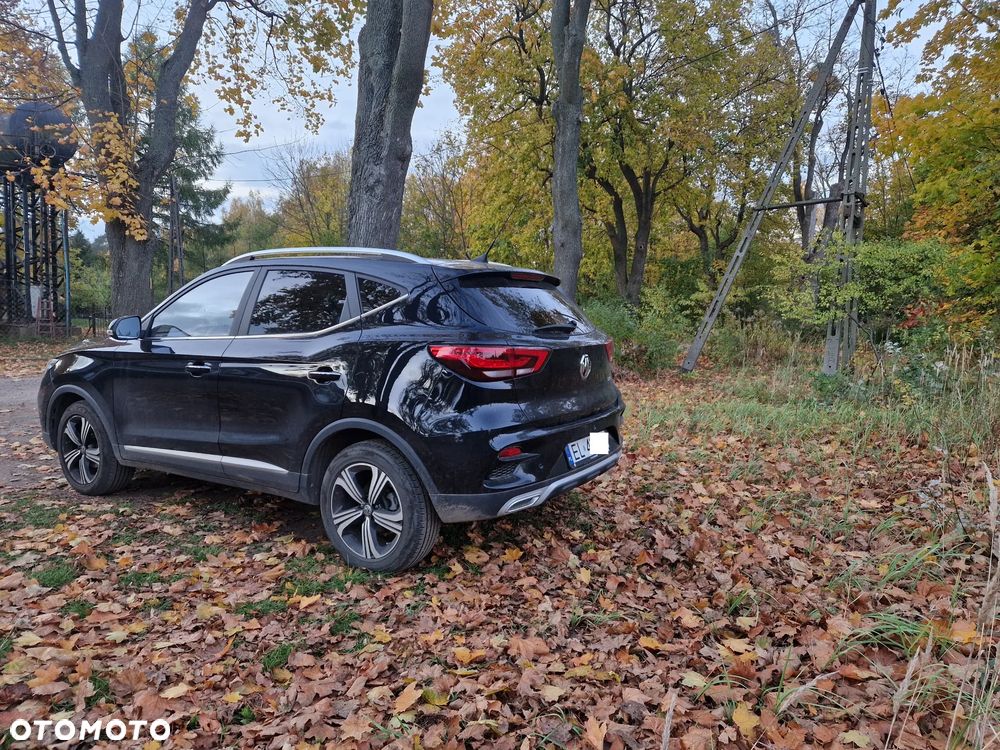 MG ZS - 8