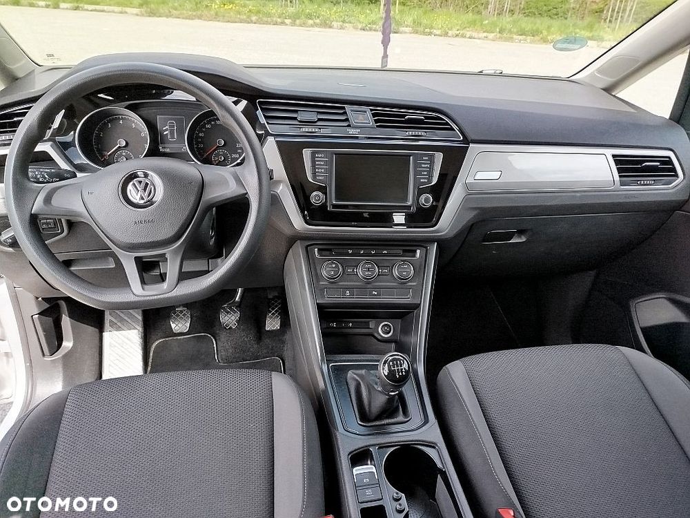 Volkswagen Touran - 9