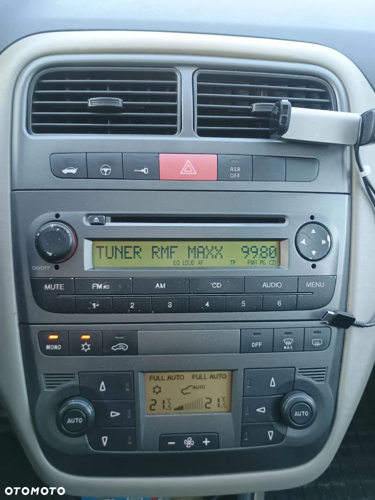Fiat Grande Punto - 11