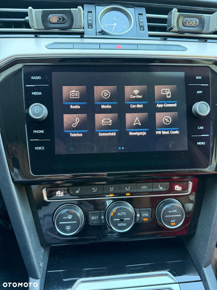 Volkswagen Passat - 24