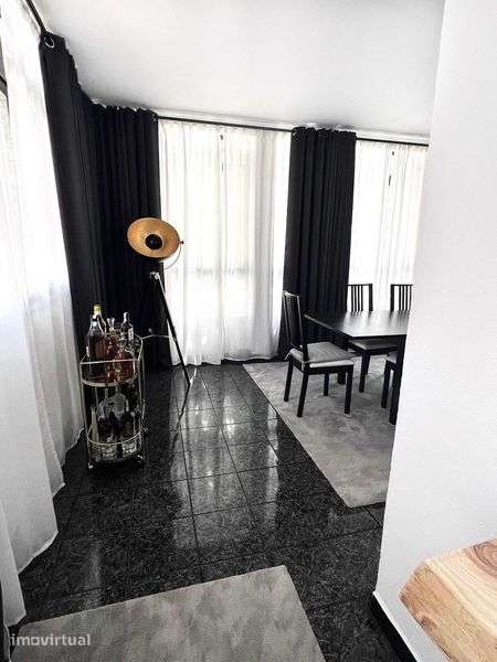 Apartamento T1+1 no Estoril, a poucos minutos da praia! - Grande imagem: 4/12