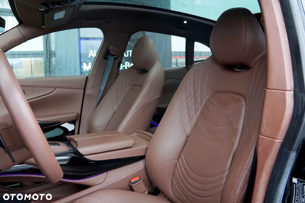 Aston Martin DBX - 17